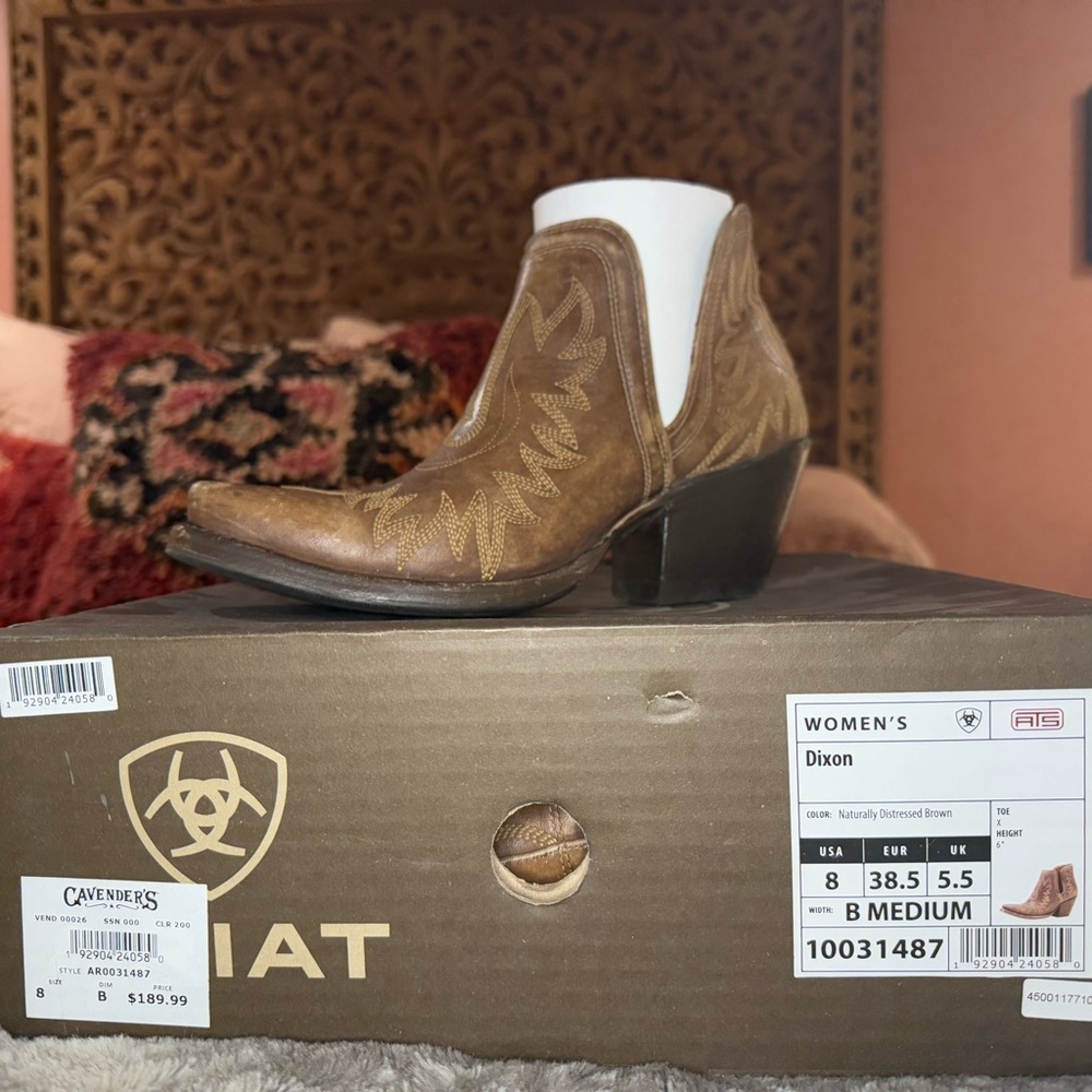 Women’s Ariat Dixon Naturally Distressed Brown Western Boots